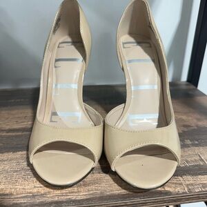 heels size 7.5 Elle high heels pumps